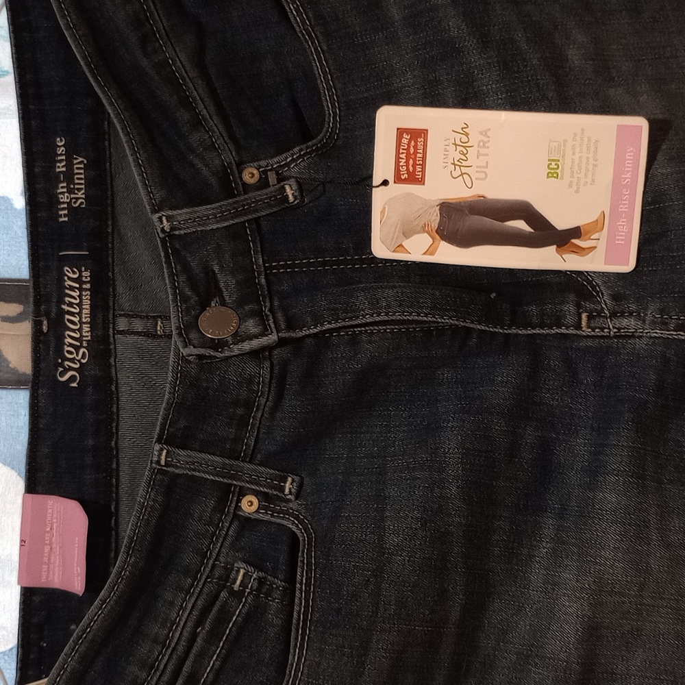 Jeans - Picture 2 of 3